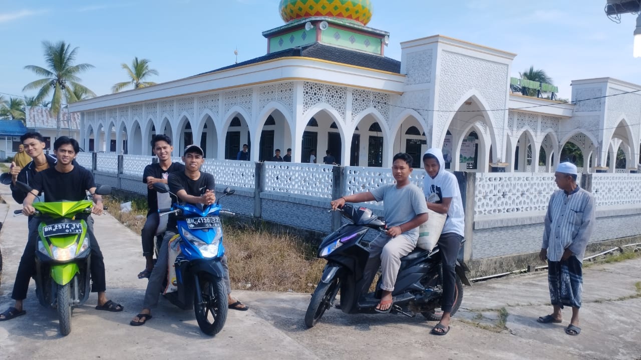 Amil Zakat Masjid Nurul Huda Salurkan Zakat Fitrah Dan Zakat Mal 1444H